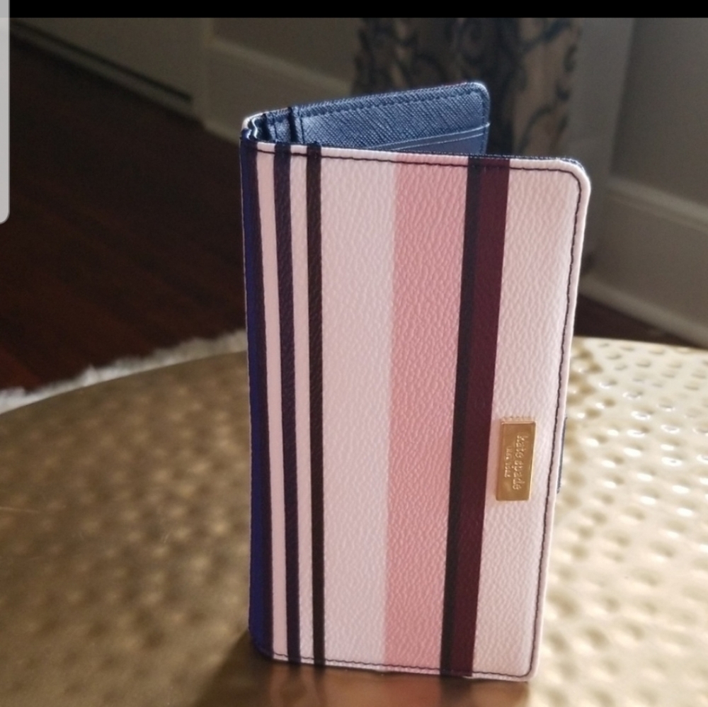 Kate spade bifold wallet